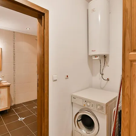Two Bedroom On A Budget At Briz Area Warna