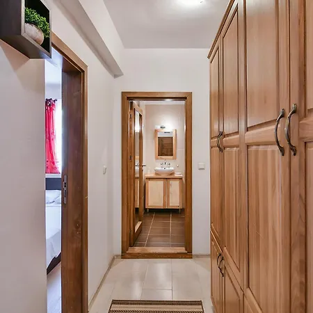 Two Bedroom On A Budget At Briz Area Warna